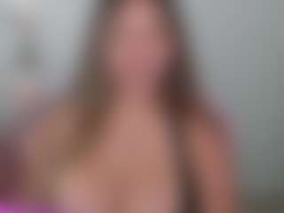 Melaanyluckk's Live Sex Cam Show