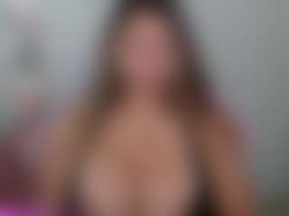Melaanyluckk's Live Sex Cam Show