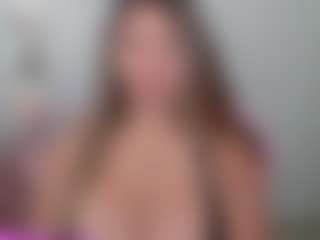 Melaanyluckk's Live Sex Cam Show