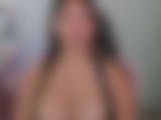 Melaanyluckk's Live Sex Cam Show