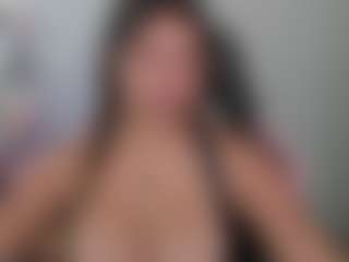 Melaanyluckk's Live Sex Cam Show
