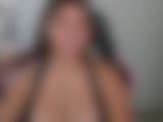 Melaanyluckk's Live Sex Cam Show