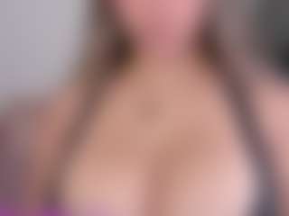 Melaanyluckk's Live Sex Cam Show