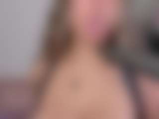 Melaanyluckk's Live Sex Cam Show