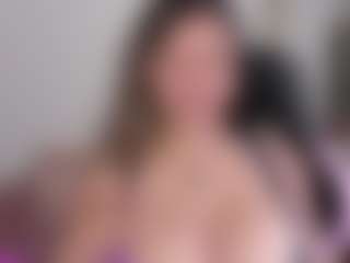 Melaanyluckk's Live Sex Cam Show