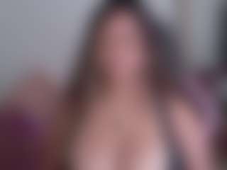 Melaanyluckk's Live Sex Cam Show