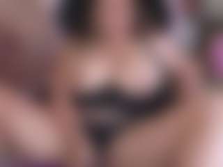 Melaanyluckk's Live Sex Cam Show