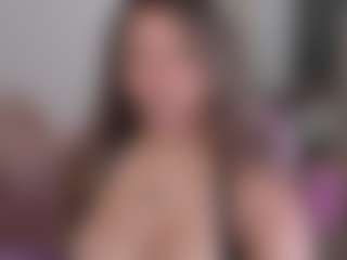 Melaanyluckk's Live Sex Cam Show