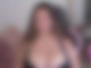 Melaanyluckk's Live Sex Cam Show