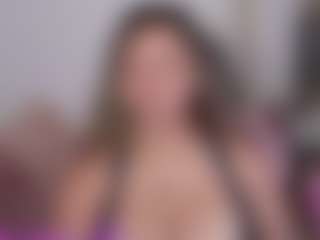 Melaanyluckk's Live Sex Cam Show
