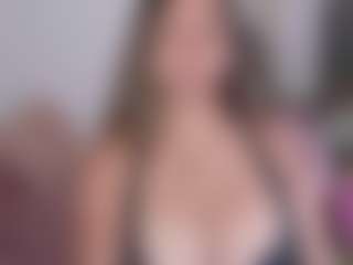 Melaanyluckk's Live Sex Cam Show