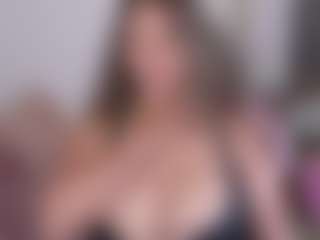 Melaanyluckk's Live Sex Cam Show
