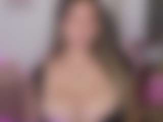 Melaanyluckk's Live Sex Cam Show