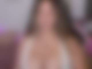 Live cam show with Melaanyluckk - Cum on hrnylive.com