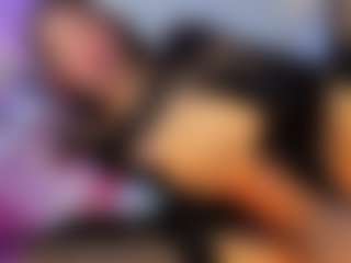 Live cam show with VeronicaRosee - Smoking on Chatstar
