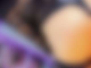 Live cam show with VeronicaRosee - Smoking on madthumbs