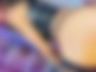 Live cam show with VeronicaRosee - Smoking on Milfs Live