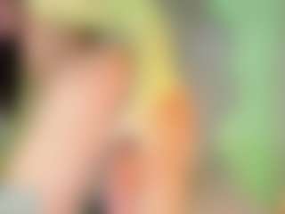 Live cam show with VeronicaRosee - Tease on Dolls Live