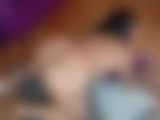 Live cam show with Emmasexxy - Sensual on sexytreat.net