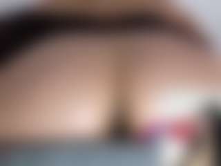 Live cam show with Emmasexxy - Thick on Camiplay Live