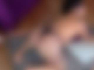 Live cam show with Emmasexxy - Submissive on TastyBlacksLive