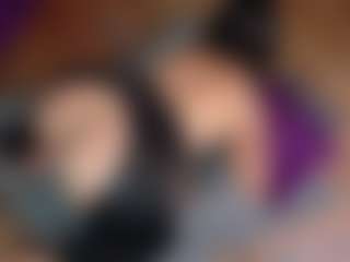 Live cam show with Emmasexxy - Colombia on CamSextacy