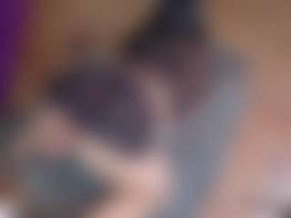 Live cam show with Emmasexxy - Sensual on Camsoda