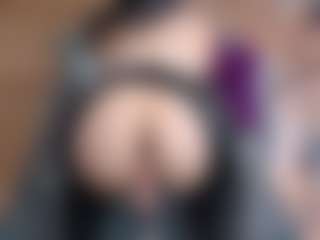 Live cam show with Emmasexxy - Colombia on Porn Luv
