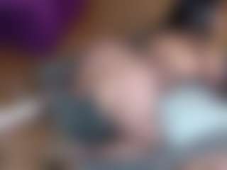 Live cam show with Emmasexxy - Chubby on Fit Hotties