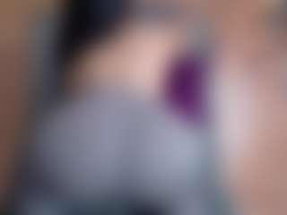 Live cam show with Emmasexxy - Thick on Sweet Sext