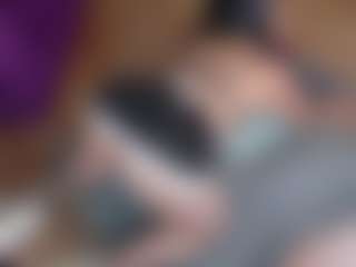 Live cam show with Emmasexxy - Fuck Machine on live18s.com