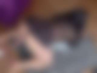 Live cam show with Emmasexxy - Fuck Machine on TeamSkeetLive