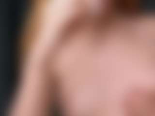 Live cam show with KattiKiss - Green Eyes on intimatelivegirls.com