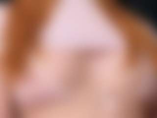 Live cam show with KattiKiss - Athletic on StripNow