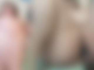 Live cam show with SweetXL - Nipple Play on SxyPornLive