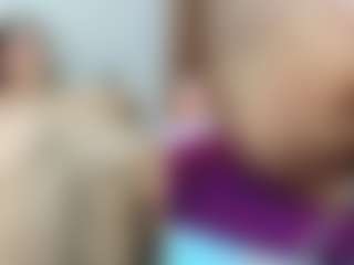 Live cam show with SweetXL - Dildo Or Vibrator on AdultVida.com