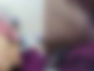 Live cam show with SweetXL - Red Hair Shaved Pussy on AdultVida.com