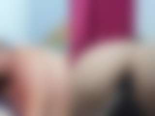 Live cam show with SweetXL - Nipple Play on Camsoda