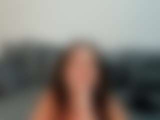AliciaRaynee MILF webcam performer live streaming