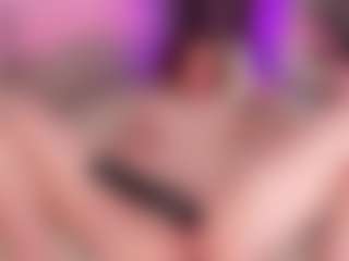 Live cam show with Rosie - Spanking on friskycurves.com