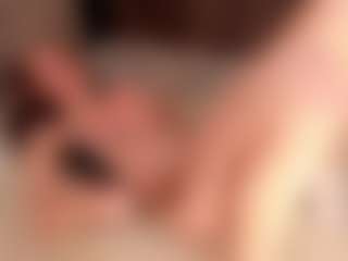 Live cam show with Rosie - Blue Eyes on StripNow