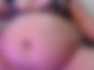 Live cam show with samybellys - Petite MILF on Hubzter Live