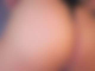 Live cam show with Cristal-Heart - Nora on Camsoda