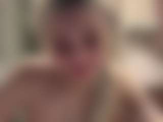 Live cam show with LeahSmith - Blue Eyes on Mixed Magazine Live