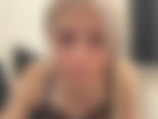 Live cam show with LeahSmith - Average on madthumbs