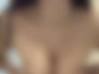 Live cam show with Lunabum - Colombia on CamwithHer