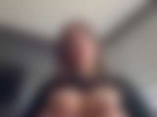 Live cam show with Lunabum - Cowgirl on CamClone