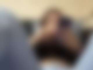 Live cam show with Lunabum - Moaning on sexytreat.net