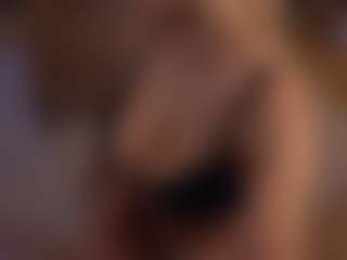 Live cam show with Spring-Day - Raven Hair on friskycurves.com