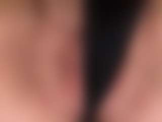 Live cam show with AlisMoona - Blue Eyes on madthumbs